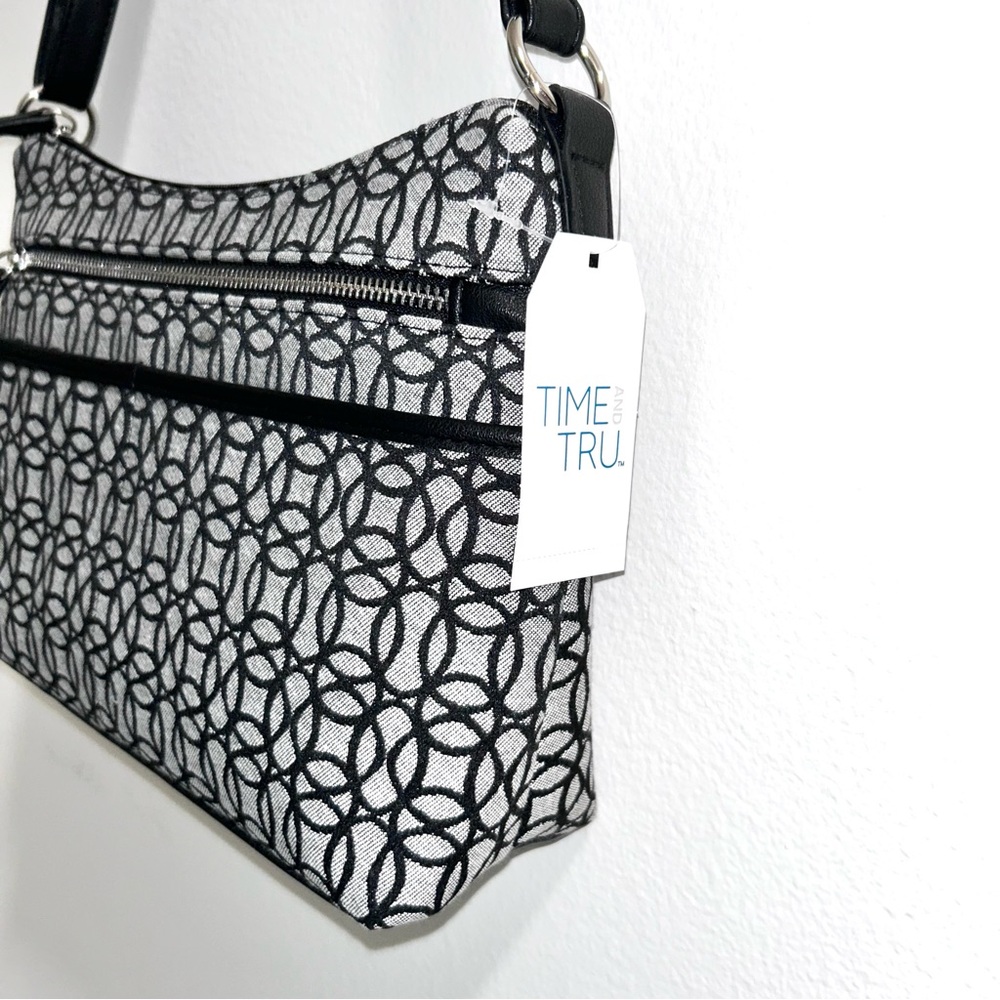 Time and Tru Geometric Black and White Shoulder Bag - Picture 5 of 9